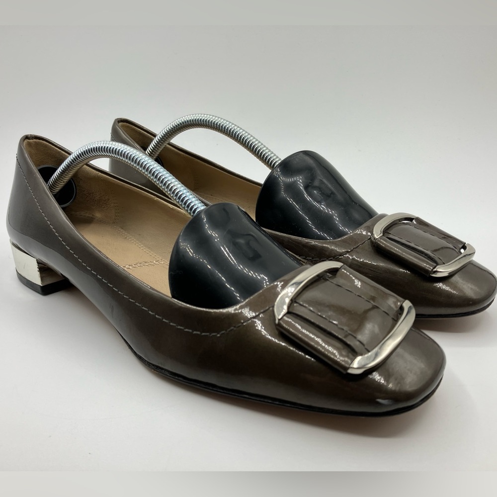 Tahari Flats With Leather Sole Women Size 7 1/2